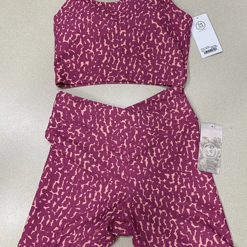 Sage sports bra and biker shorts rain spotted orchid Activewear Set small